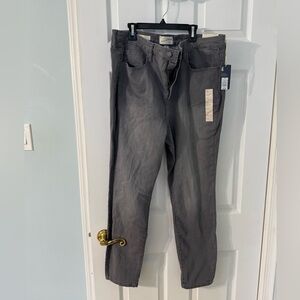 Size 16 High Rise Target Universal Thread